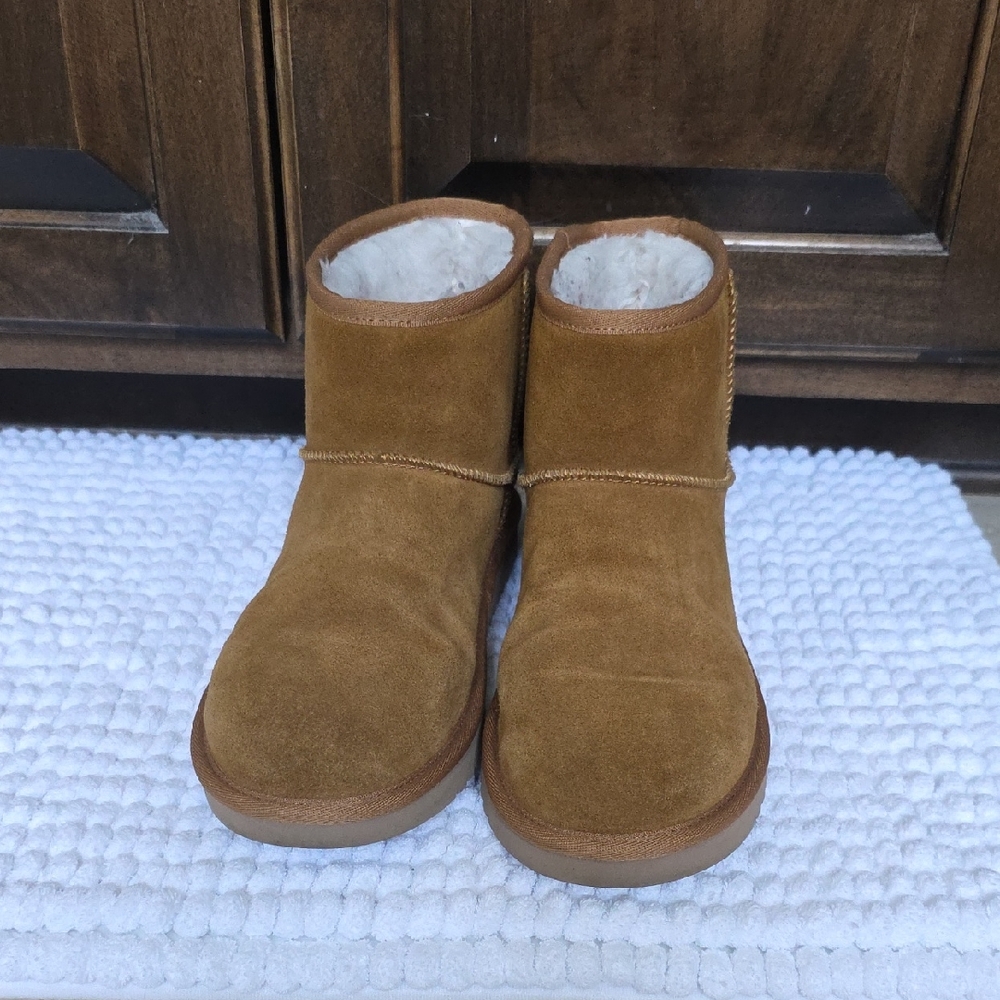 Koolaburra By UGG Tan Suede Ankle Boots